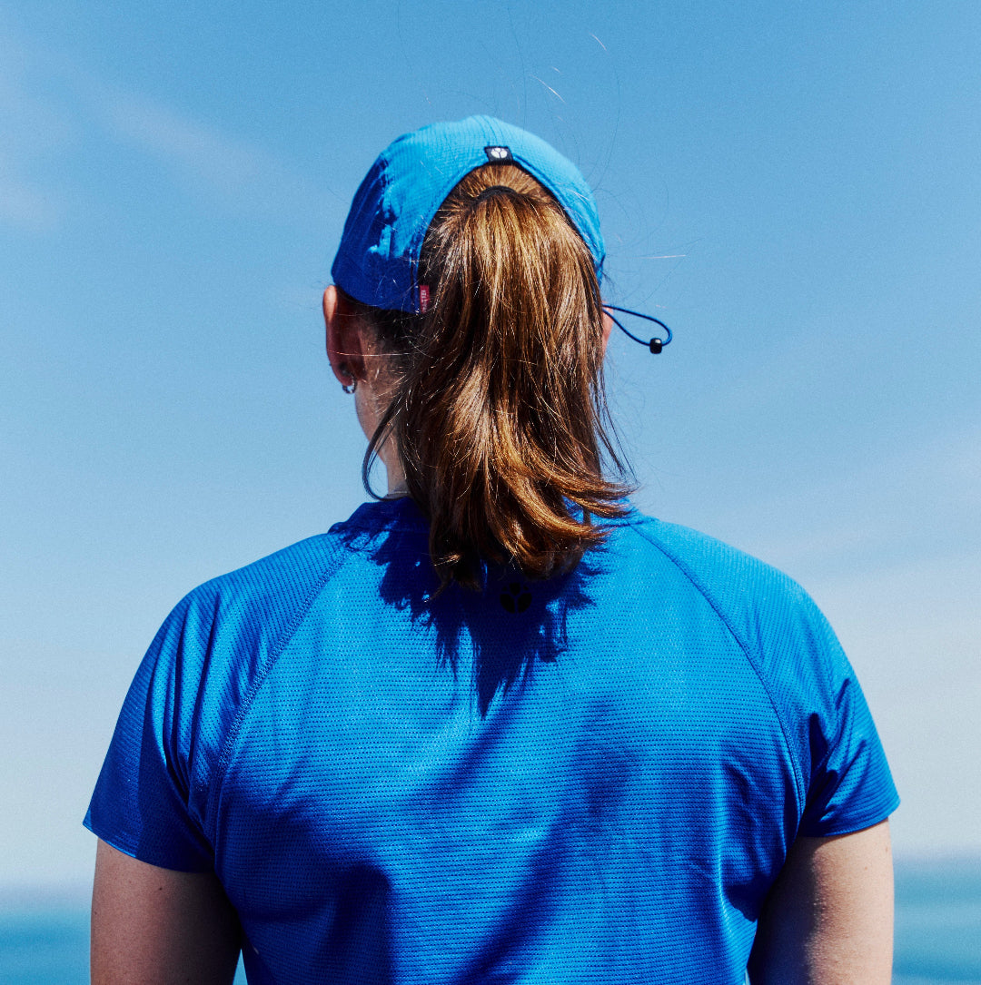 E-Series Performance Running Cap in Blue on Model