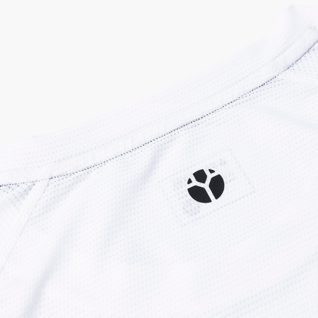 Men's V-WHITE Performance Tee