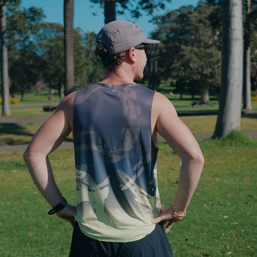 Men's V-UNFURL Performance Singlet